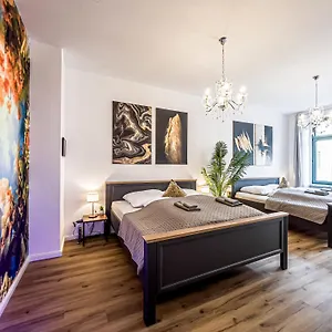 grosse-3-schlafzimmer-luxus-unterkunft-mit-kuche-bad.bestleipzighotels.com/